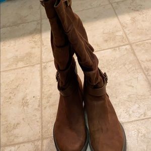Brown fashionable boots